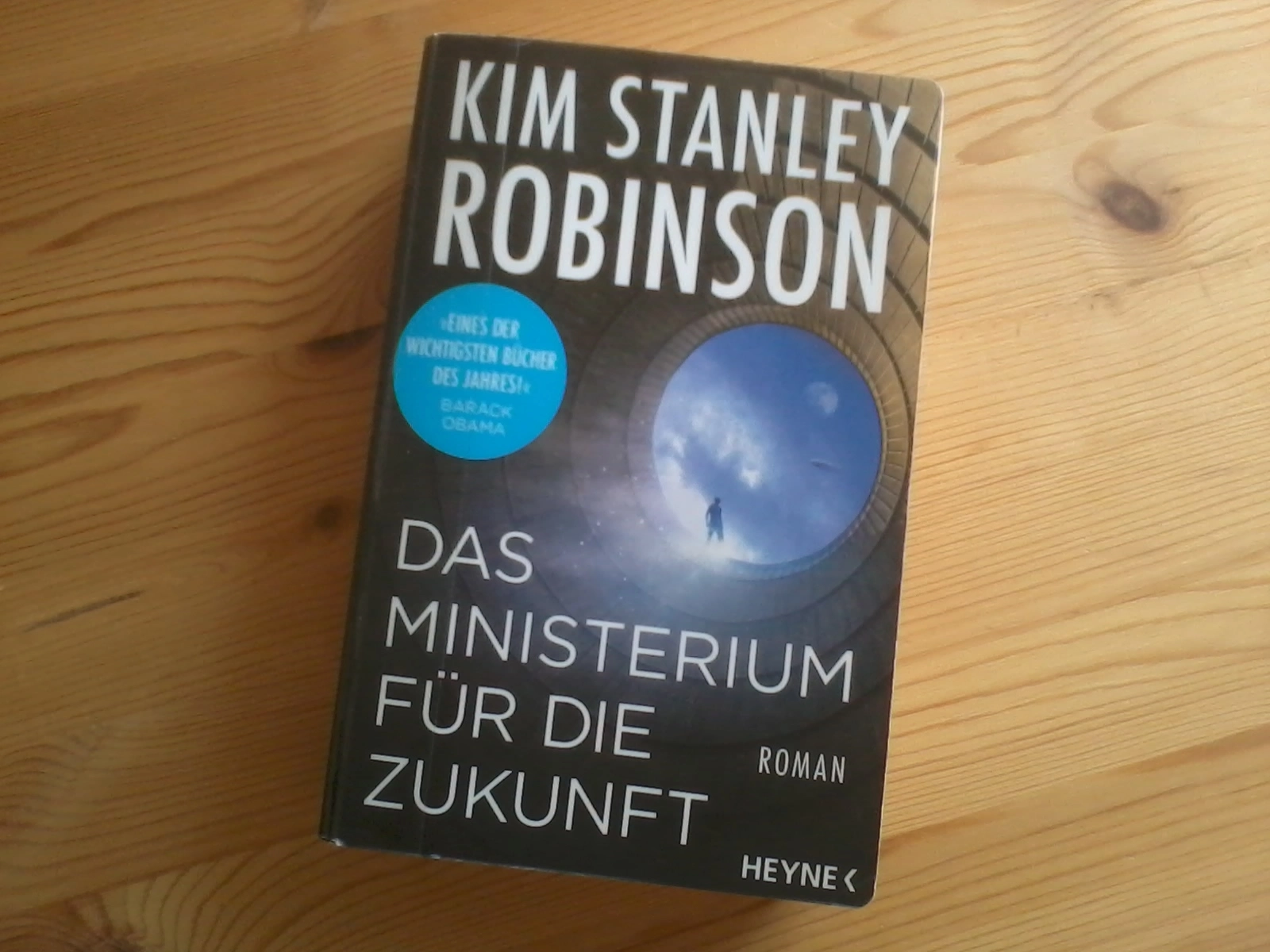 Das Foto zeigt das Buch "Das Ministerium für die Zukunft" von Kim Stanley Robinson
