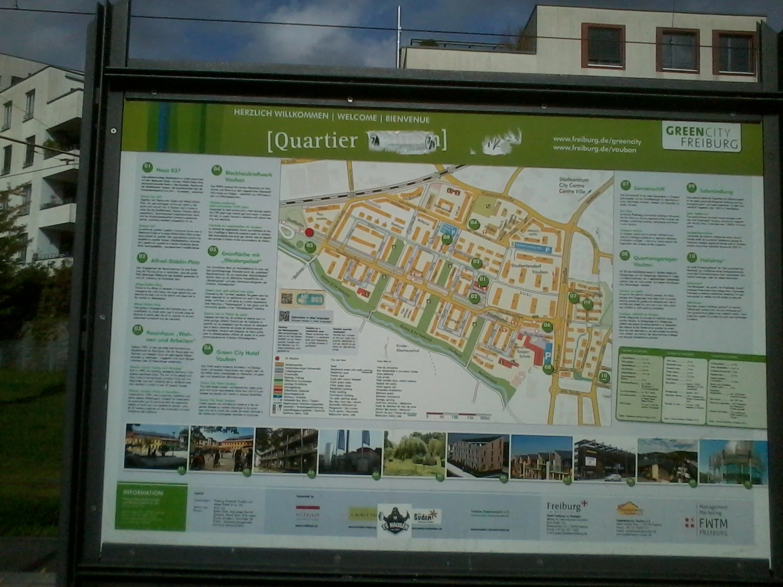 Das Foto zeigt eine Infotafel mit dem Stadtplan von Vauban.