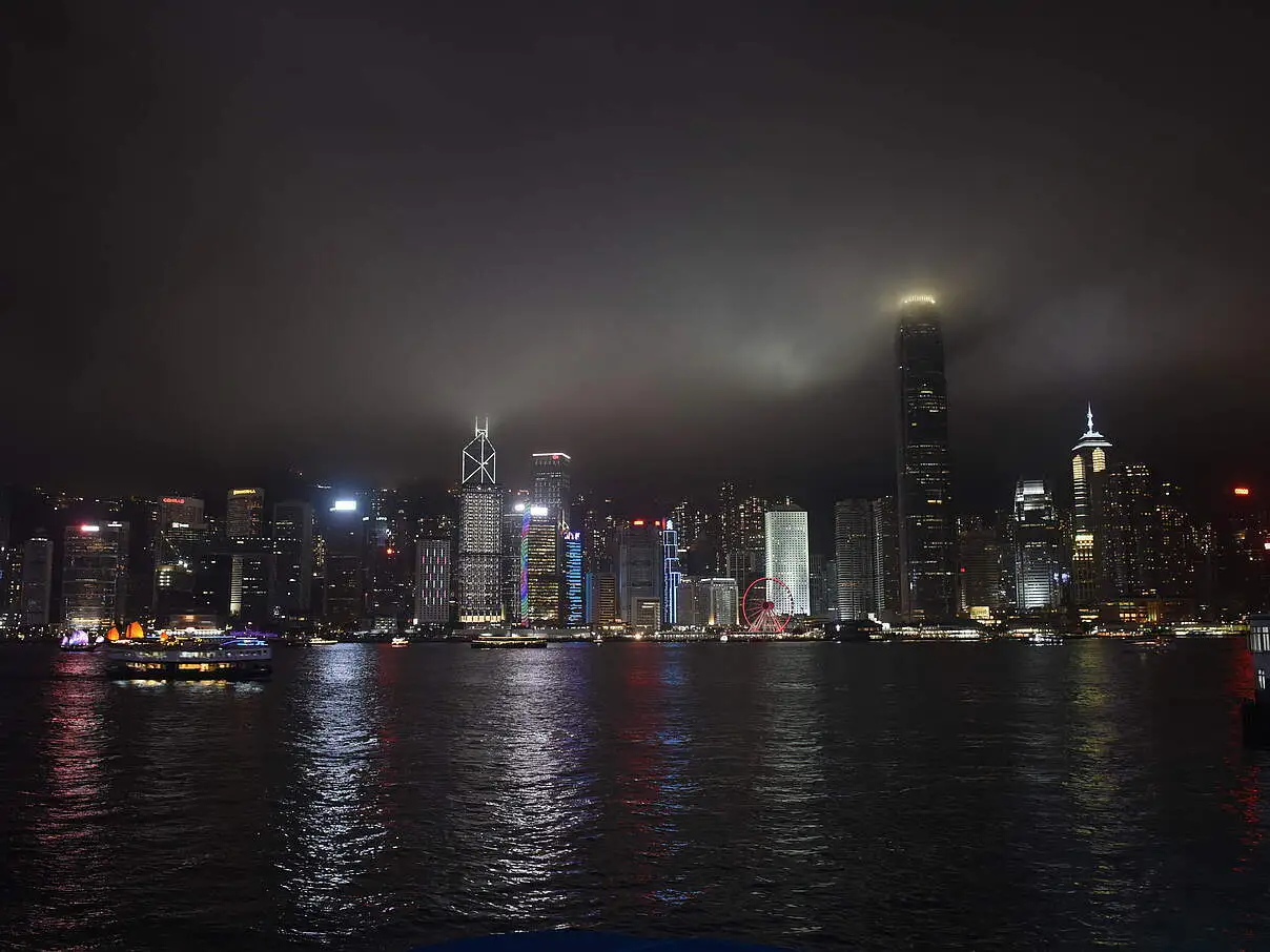 Die erleuchtete Skyline von Hing-Kong © Ahho To / WWF-Hong-Kong