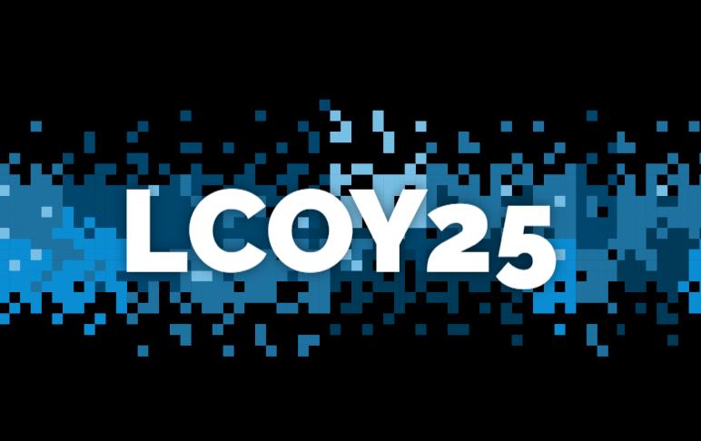 LCOY Logo-Schriftzug vor einem abstrakten blauen Hintergrund in Pixeloptik